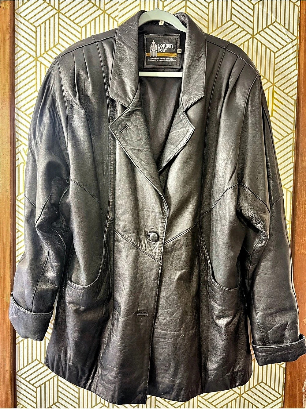 London Fog Leather Jacket in Black size large